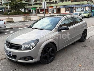 Usado Opel Astra GTC Sport 150 CV (110 kW) 2005 Beige Berlina
