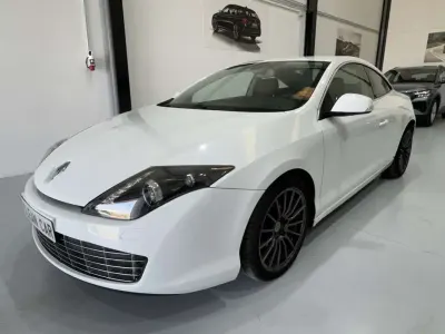 Usado Renault Laguna Coupé LIMITED 150 CV (110 kW) 2014 Blanco Coupe