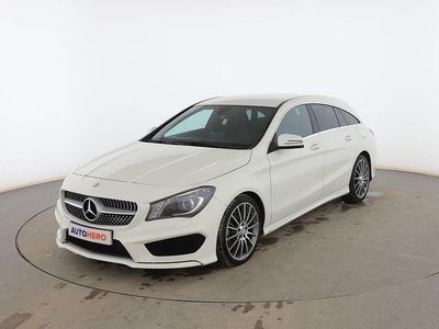 Blanco Usado 2015 Mercedes CLA200 Shooting Brake AMG line Familiar | 18.799 € (Caro)