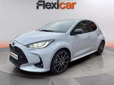 Usado Toyota Yaris Hybrid Sport 116 CV (85 kW) 2023 Blanco Utilitario