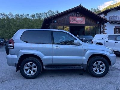 Usado Toyota Land Cruiser 166 CV (122 kW) 2005 Gris / plata SUV