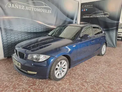 Usado BMW 118 143 CV (105 kW) 2010 Azul Utilitario
