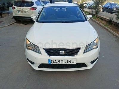 Usado Seat Leon Ecomotive 110 CV (80 kW) 2016 Blanco Familiar