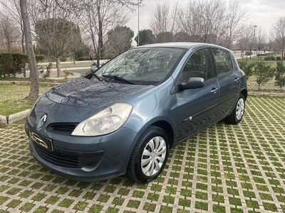 Usado Renault Clio II Dynamique 86 CV (63 kW) 2005 Azul Utilitario