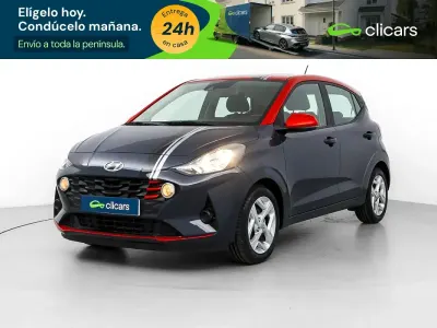 Usado Hyundai i10 67 CV (49 kW) 2022 Gris Utilitario