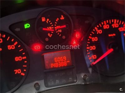 Usado Peugeot Partner Tepee Access 75 CV (55 kW) 2016 Negro Monovolumen