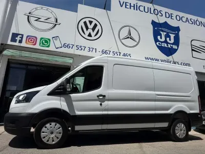 Usado Ford Transit Trend 131 CV (96 kW) 2022 Blanco Van