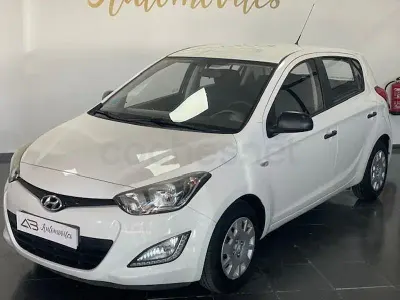 Usado Hyundai i20 85 CV (62 kW) 2012 Blanco Utilitario