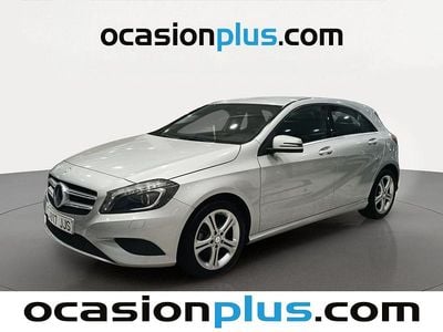 Usado Mercedes A180 Urban 109 CV (80 kW) 2015 Gris plata Utilitario