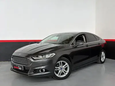 Usado Ford Mondeo Titanium 150 CV (110 kW) 2016 Gris / plata Berlina