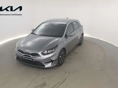 Begagnad Kia Ceed 101 HK (74 kW) 2025 Grå Halvkombi