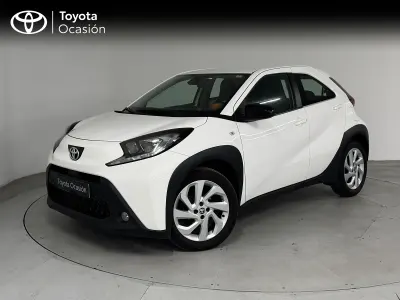 Usado Toyota Aygo X Play 72 CV (52 kW) 2024 Blanco SUV