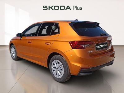 Naranja Nuevo 2025 Skoda Fabia Selection Utilitario | 18.990 € (Precio justo)