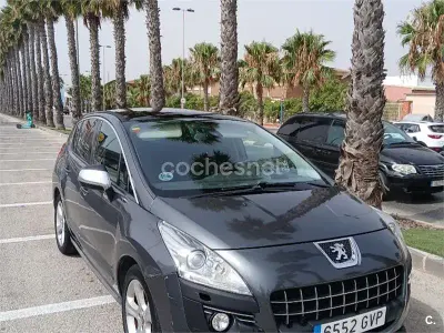Usado Peugeot 3008 Premium 110 CV (80 kW) 2010 Marrón Familiar