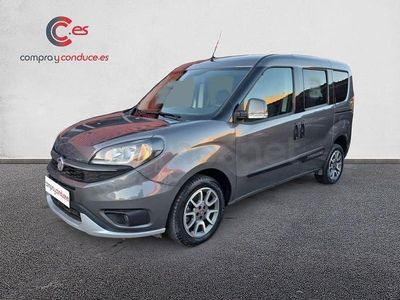 Usado Fiat Doblò Trekking 120 CV (88 kW) 2022 Gris / plata Monovolumen
