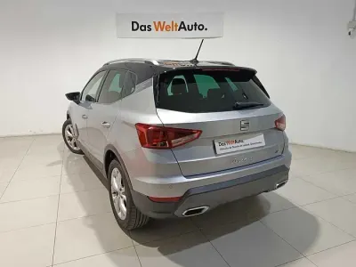 Usado Seat Arona FR 150 CV (110 kW) 2023 Gris / plata SUV