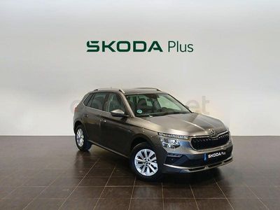 Usado Skoda Kamiq Selection 115 CV (84 kW) 2025 Gris / plata SUV