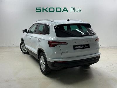 Usado Skoda Karoq Selection 150 CV (110 kW) 2025 Blanco SUV