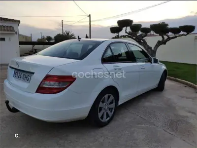 Usado Mercedes C200 136 CV (100 kW) 2008 Blanco Berlina