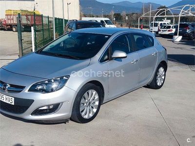 Usado Opel Astra Sportive 140 CV (102 kW) 2014 Plata Utilitario