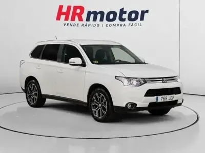 Usado Mitsubishi Outlander Motion 150 CV (110 kW) 2015 Blanco SUV
