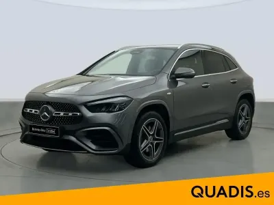 Usado Mercedes GLA250 AMG line 218 CV (160 kW) 2025 Gris montaña SUV