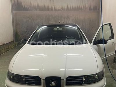 Usado Seat Leon Stella 110 CV (80 kW) 2004 Blanco Utilitario
