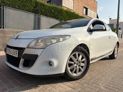 Usado Renault Mégane III Expression 85 CV (62 kW) 2010 Blanco Berlina