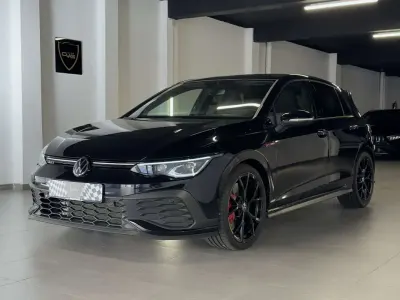 Usado VW Golf VIII GTI 300 CV (220 kW) 2023 Negro Utilitario