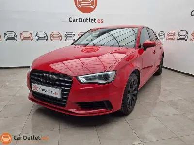 Usado Audi A3 Attraction 125 CV (91 kW) 2014 Rojo Berlina