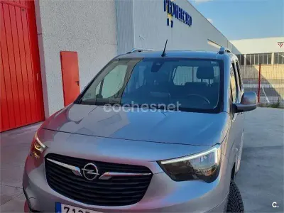 Usado Opel Combo Life Innovation 131 CV (96 kW) 2020 Gris / plata Monovolumen