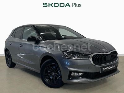 Gris / plata Usado 2025 Skoda Fabia Utilitario | 20.600 € (Precio justo)