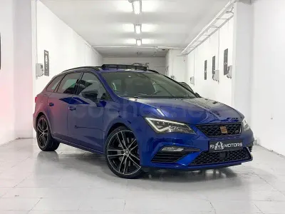 Usado Seat Leon 4Drive 300 CV (220 kW) 2019 Azul Familiar