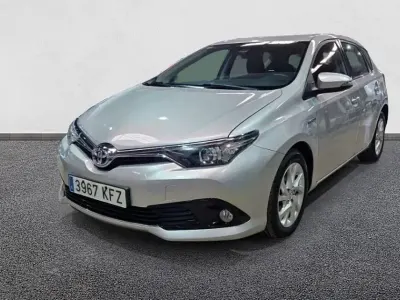 Usado Toyota Auris Hybrid Active 136 CV (100 kW) 2017