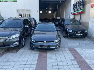 Usado VW Golf VII Sportline 150 CV (110 kW) 2018 Gris / plata Berlina