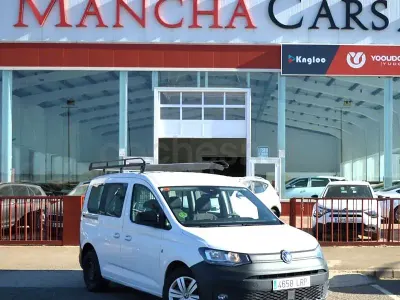 Usado VW Caddy 122 CV (89 kW) 2021 Blanco Monovolumen