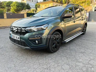 Usado Dacia Jogger Expression 140 CV (102 kW) 2023 Verde Monovolumen