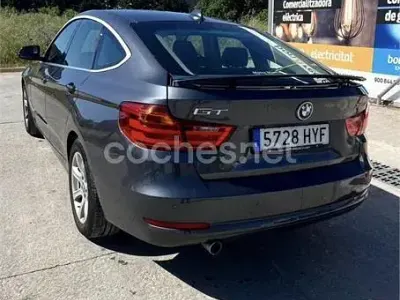 Usado BMW 318 Comfort Edition 143 CV (105 kW) 2014 Gris / plata Berlina