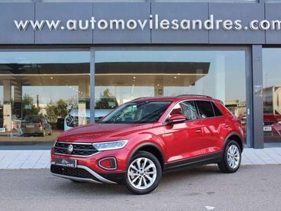 Usado VW T-Roc Life 150 CV (110 kW) 2023 Rojo SUV