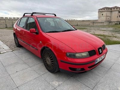 Usado Seat Leon Sport 180 CV (132 kW) 2000 Rojo Utilitario