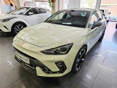 Usado Cupra Leon 150 CV (110 kW) 2025 Beige Berlina