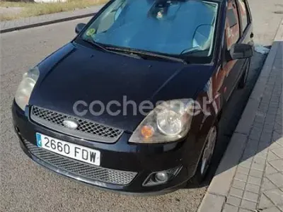 Usado Ford Fiesta 90 CV (66 kW) 2006 Negro Utilitario
