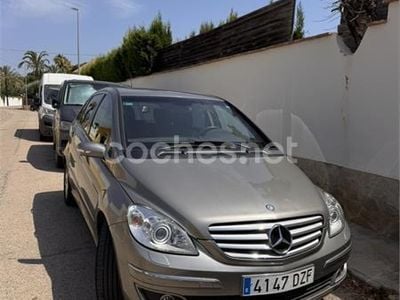 Mercedes B200