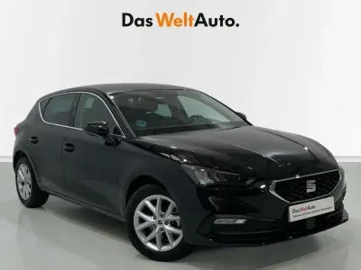 Usado Seat Leon Style 116 CV (85 kW) 2025 Negro Berlina