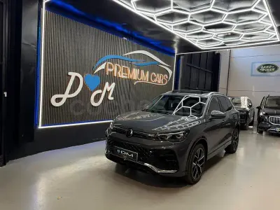 Usado VW Tiguan R-line 193 CV (141 kW) 2026 Gris / plata SUV