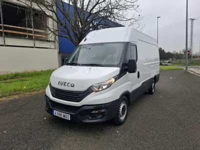 Usado Iveco Daily 155 CV (114 kW) 2023 Blanco Van