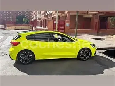 Usado Ford Focus ST-Line 150 CV (110 kW) 2019 Amarillo Berlina