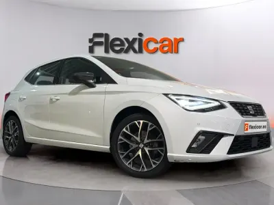 Usado Seat Ibiza XCELLENCE 116 CV (85 kW) 2022 Blanco Utilitario