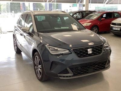 Usado Seat Arona FR 115 CV (84 kW) 2024 Gris SUV