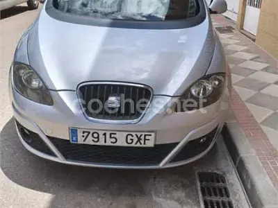 Usado Seat Altea Ecomotive 105 HP (77 kW) 2010 Cinzento Monovolume